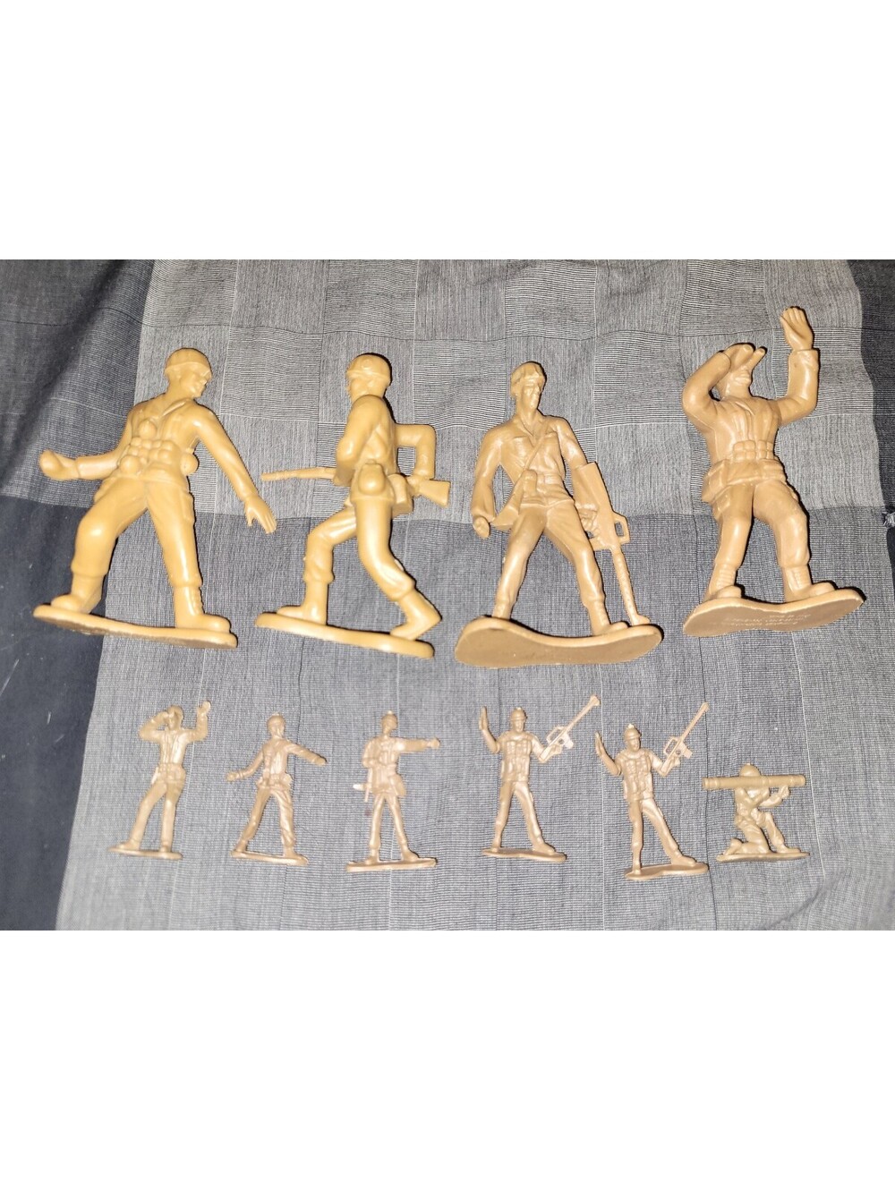 Greenbrier International Military Figures Lot 10 Tan Army Men 4 Large 6 Small
